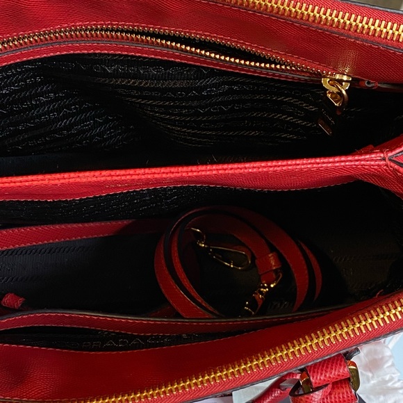 PRADA FIERY RED SAFFIANO CUIR - Picture 4 of 6